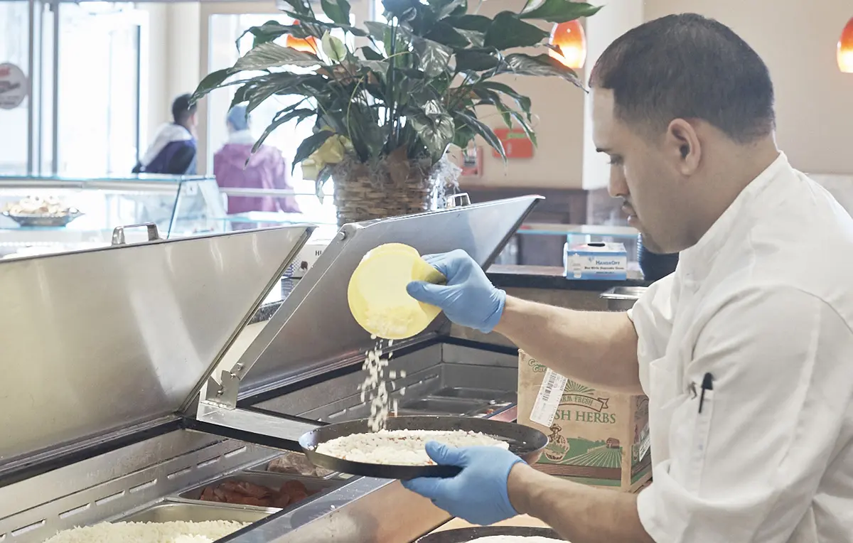 How to prepare and cut mozzarella for pizza 