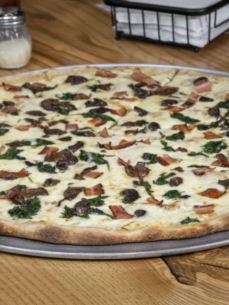 bacon and shrooms pizza