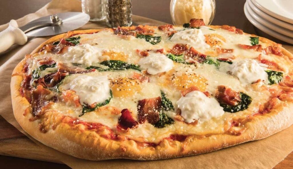 bacon egg and burrata pizza